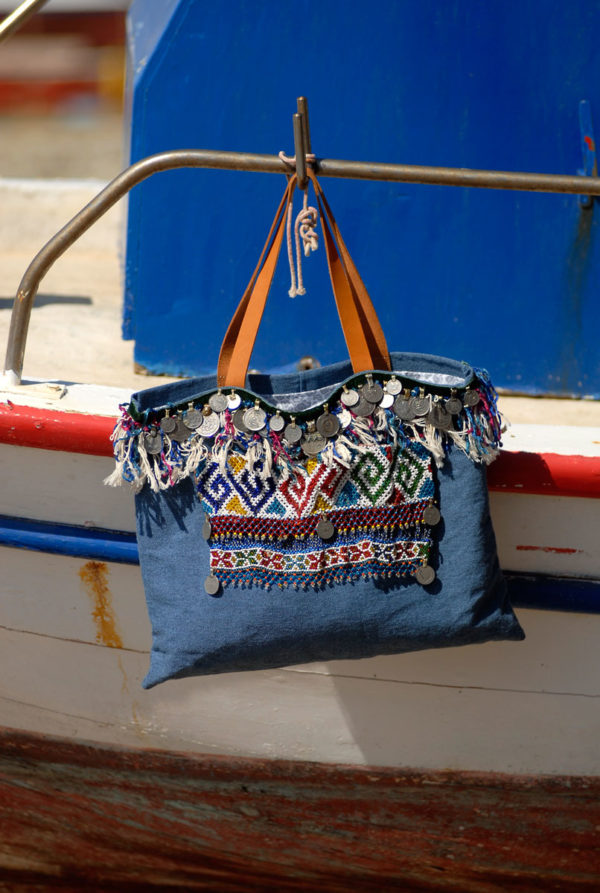 Mina's ethnic tote bag with vintage details
